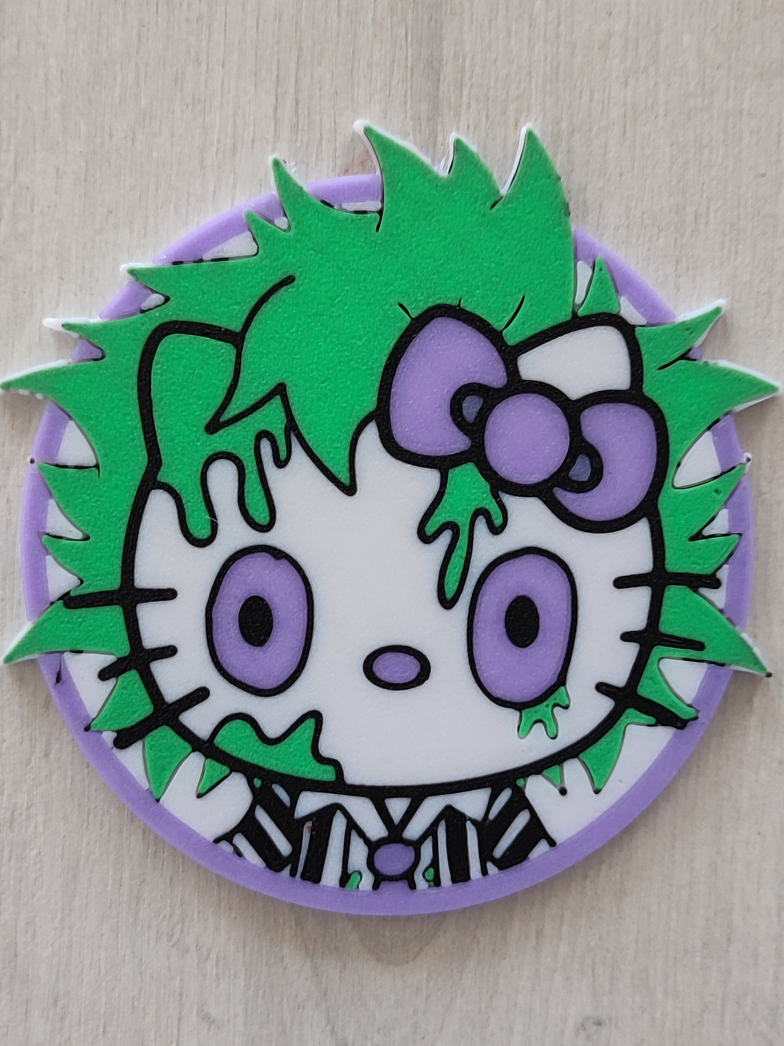 Posavaso inspirado en Beetlejuice/Hello Kitty 1