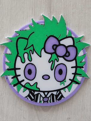 Posavaso inspirado en Beetlejuice/Hello Kitty