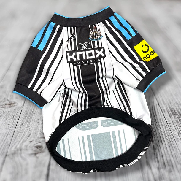 Polera Mascota Newcastle United 26/27 1