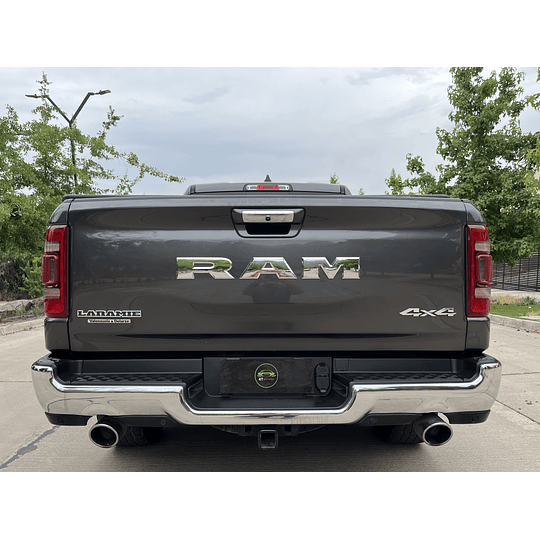 1500 Laramie 5.7 HEMI 2021