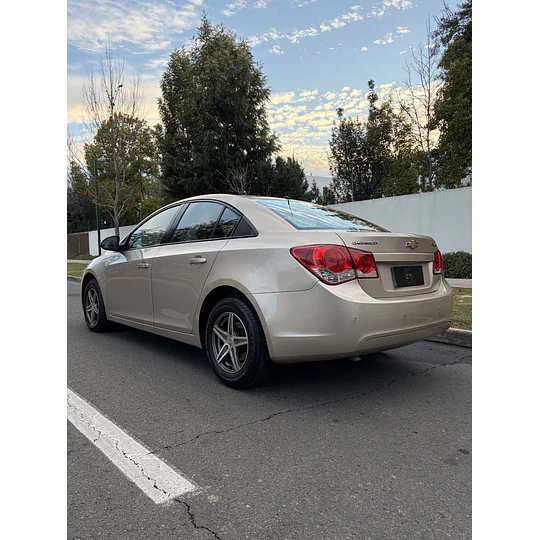CRUZE 1.8 LS MT 2012