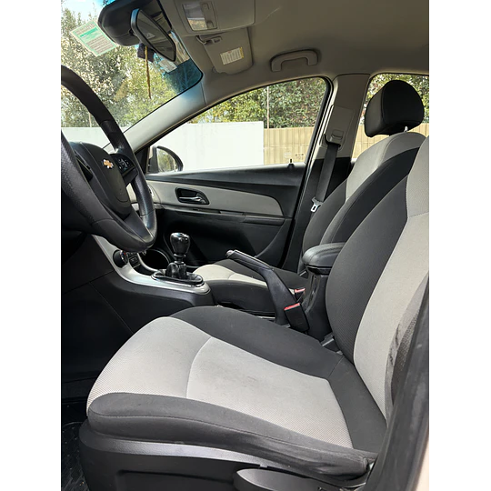 CRUZE 1.8 LS MT 2012