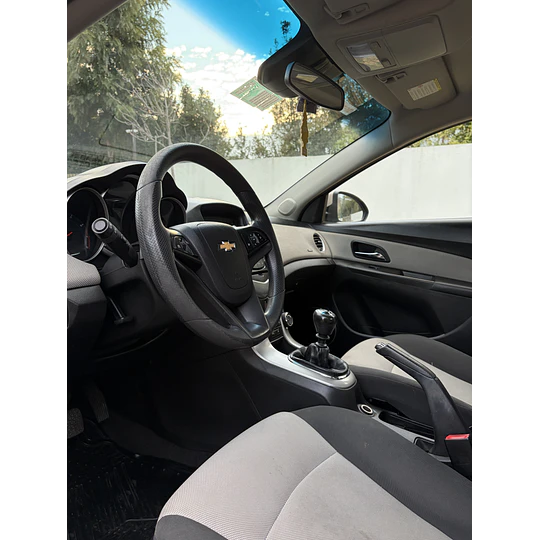 CRUZE 1.8 LS MT 2012