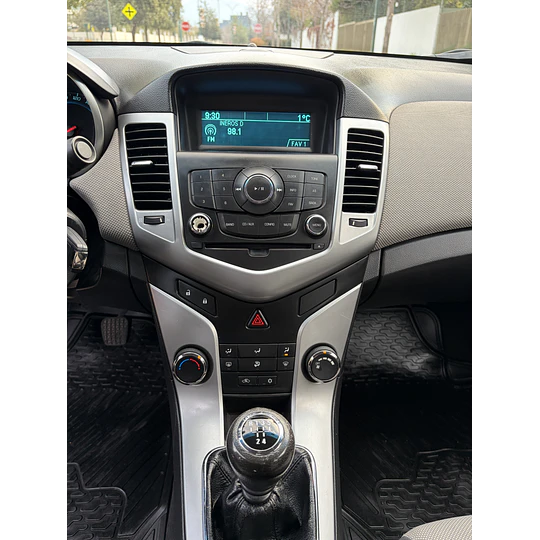 CRUZE 1.8 LS MT 2012