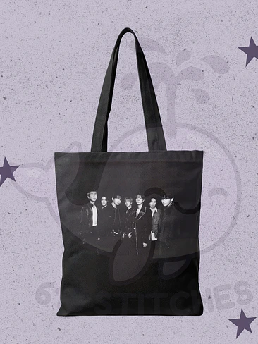 BTS Arirang Tour Totebag Foto Grupal 1