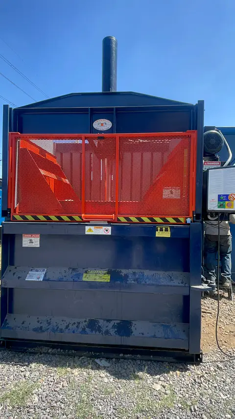 Compactadora Vertical 10 HP (equipo usado)
