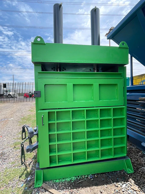 Compactadora Vertical 30 HP (equipo usado)