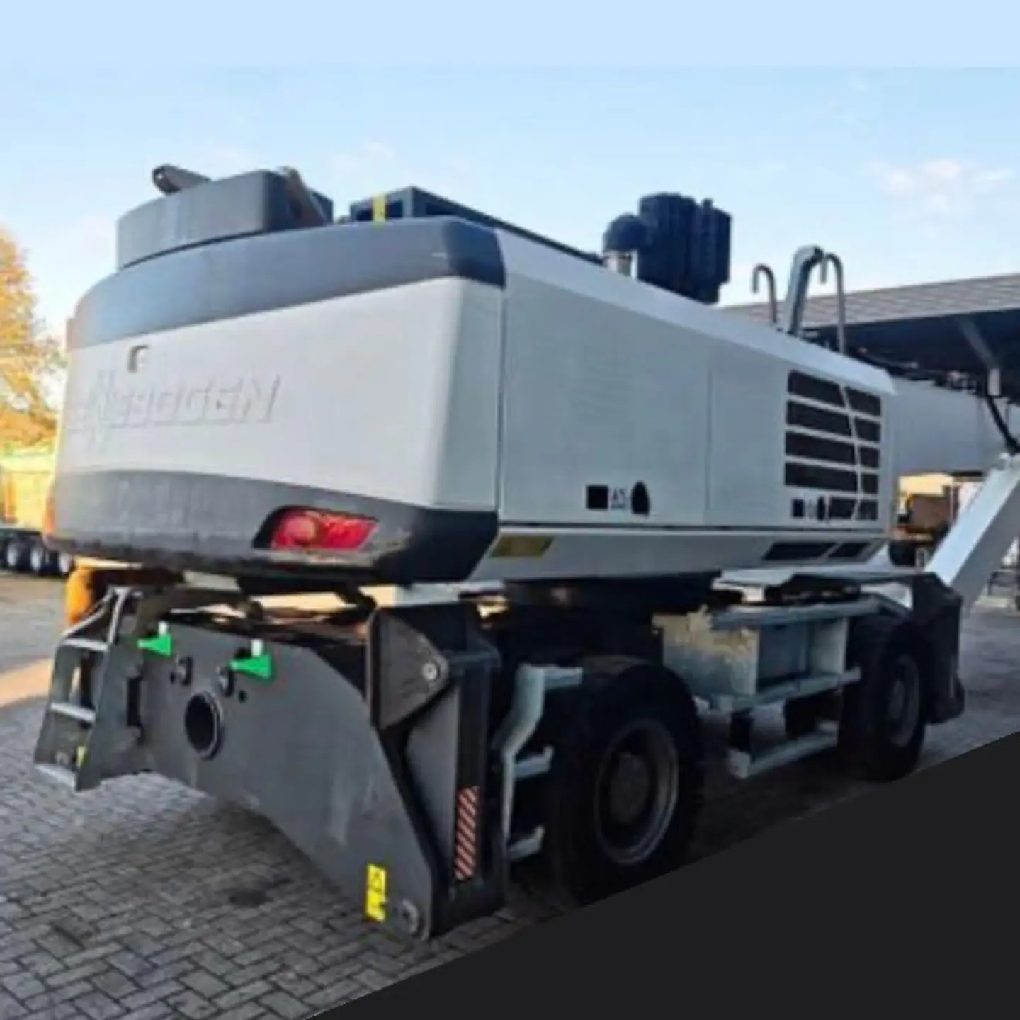 Manipulador Sennebogen 830 K17 (equipo usado) 2