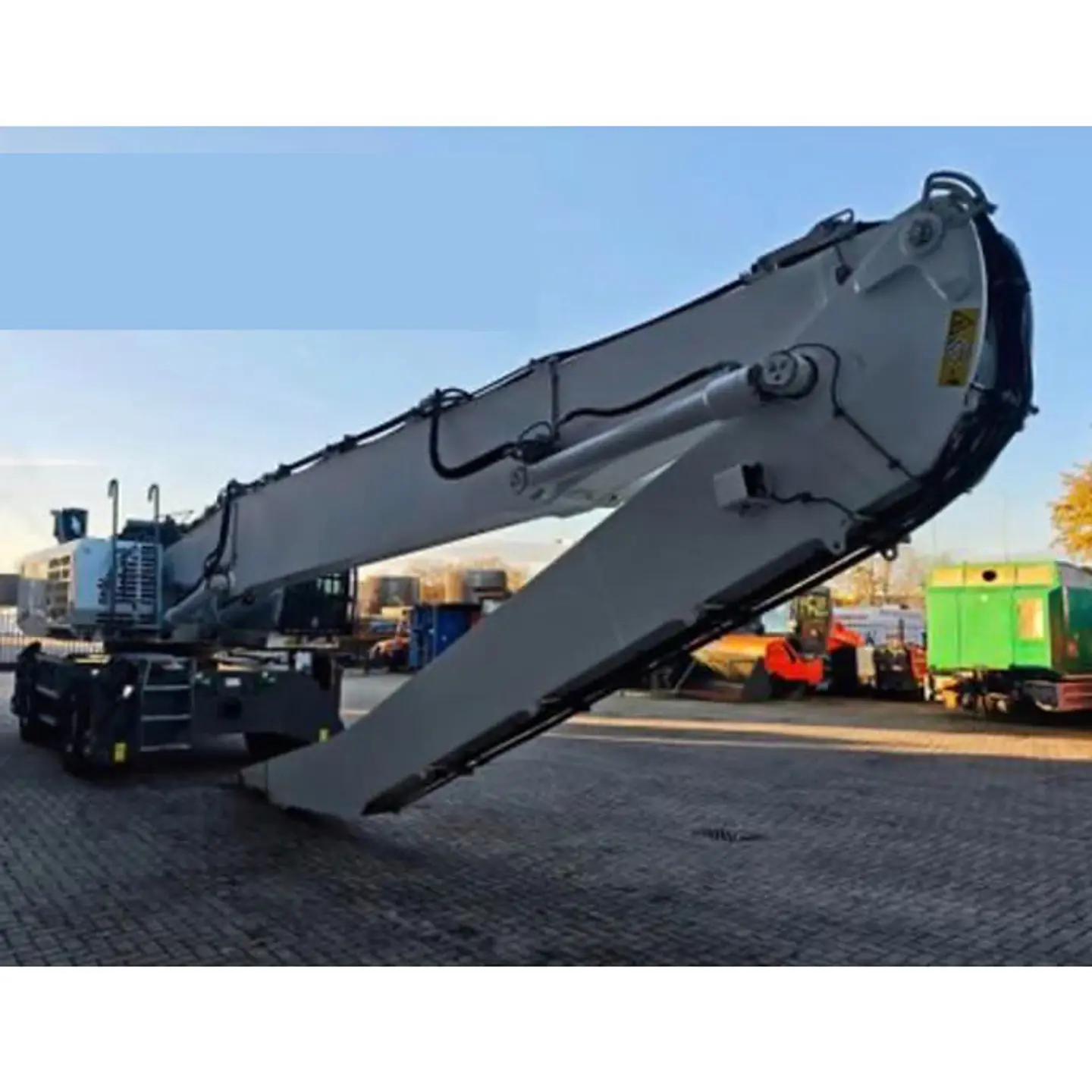 Manipulador Sennebogen 830 K17 (equipo usado) 5