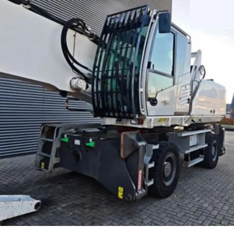 Manipulador Sennebogen 830 K17 (equipo usado) 6