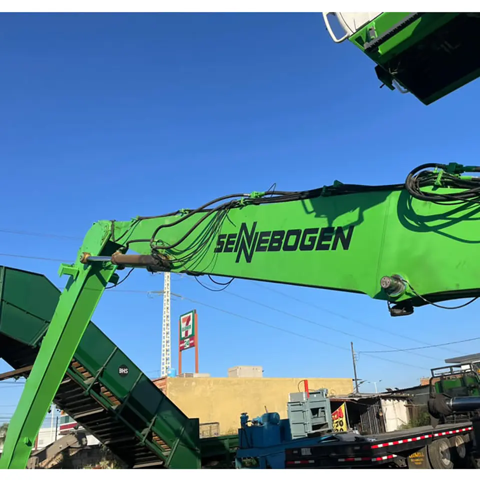 Manipulador Sennebogen 830 (equipo usado) 4