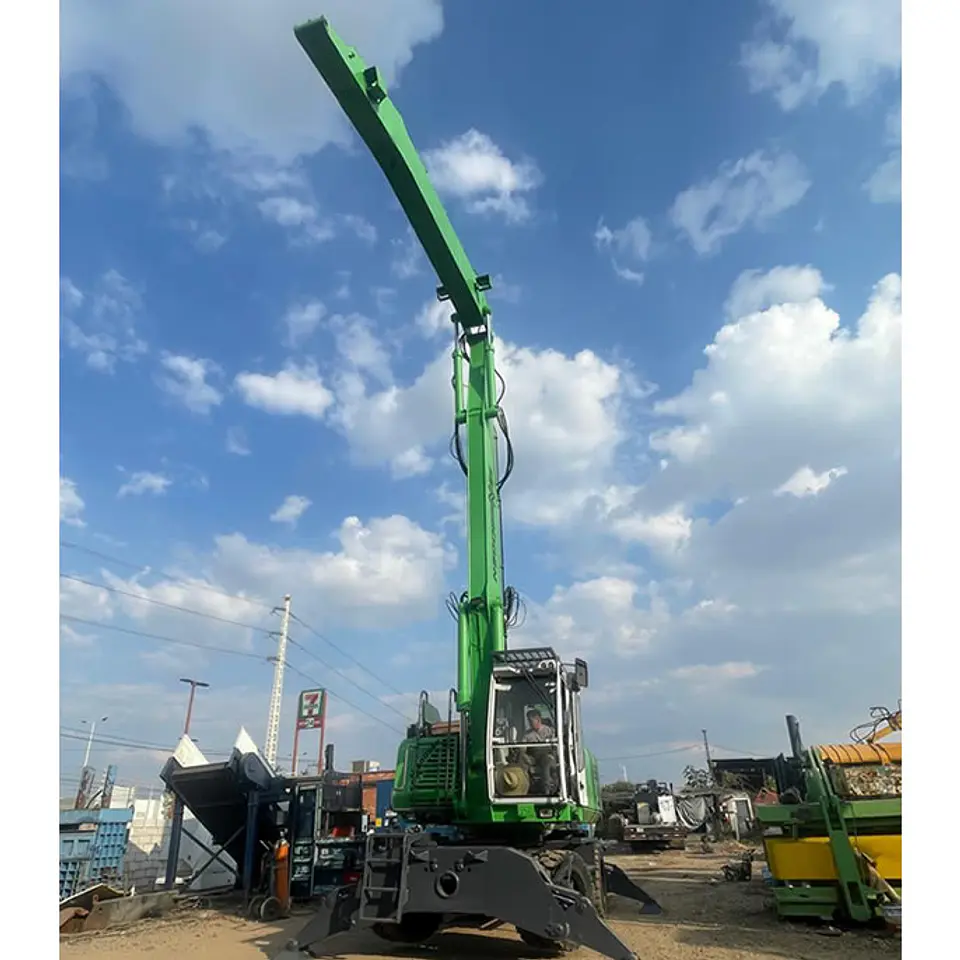 Manipulador Sennebogen 830 (equipo usado) 5