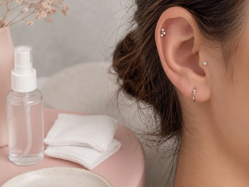 ¿Qué riesgos existen al hacerse varios piercings en una misma sesión?
