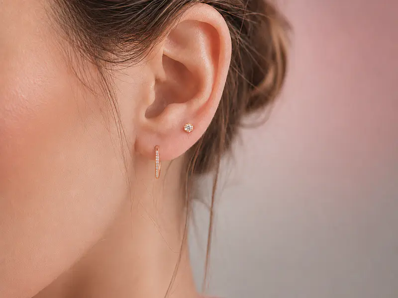 Piercing en el lóbulo superior