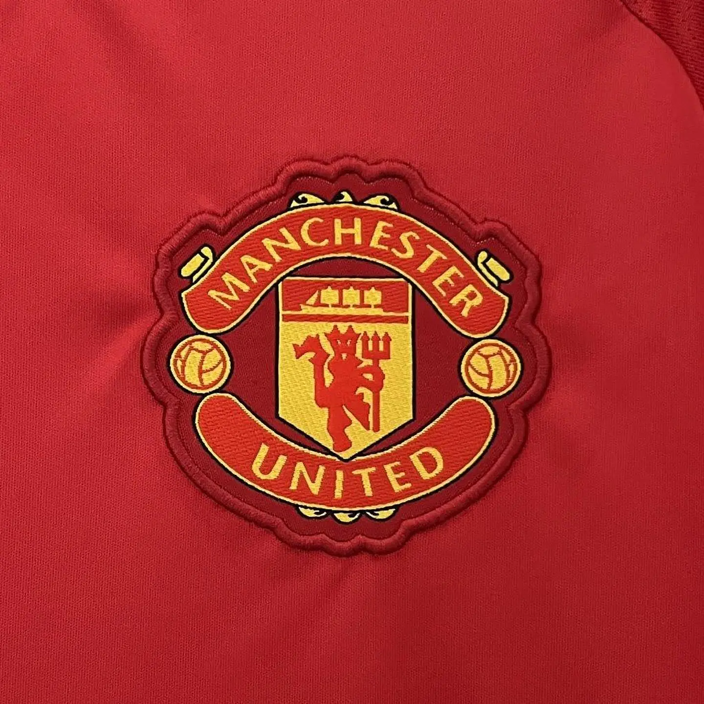 Camisola Manchester United l 24/25 2