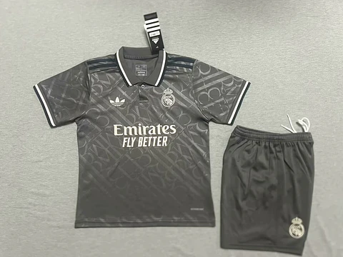 Kit Real Madrid 24/25