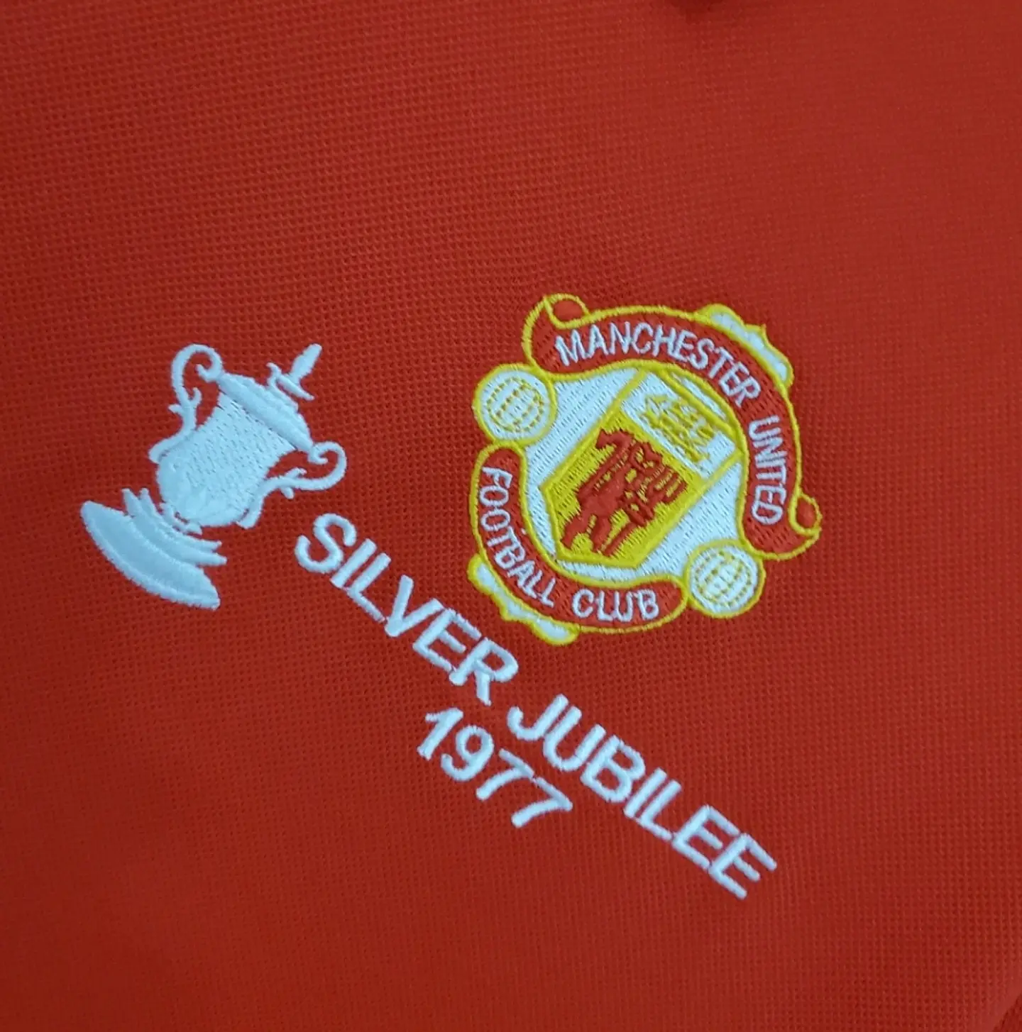 Camisola Manchester United Retro 1977 4
