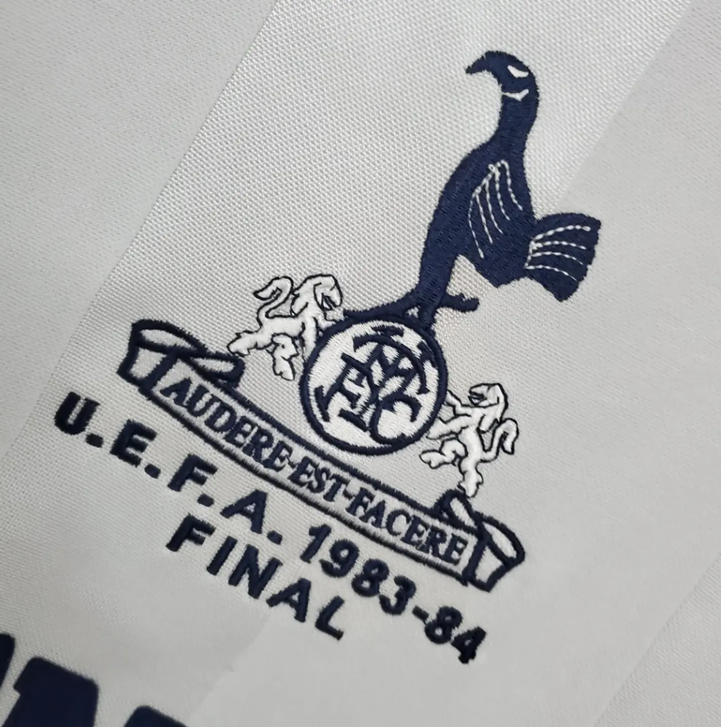 Camisola Tottenham Retro 83/84 3