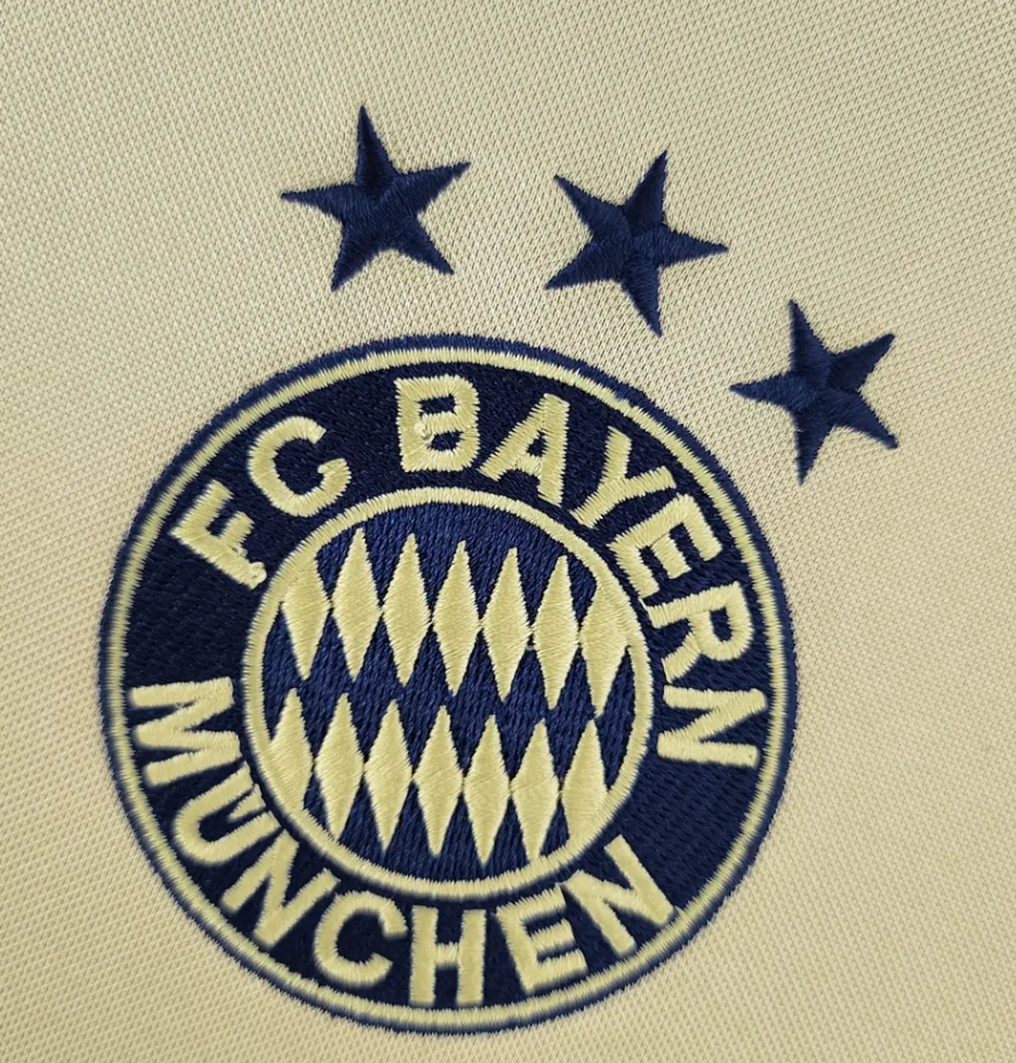 Camisola Bayern Retro 2004 4