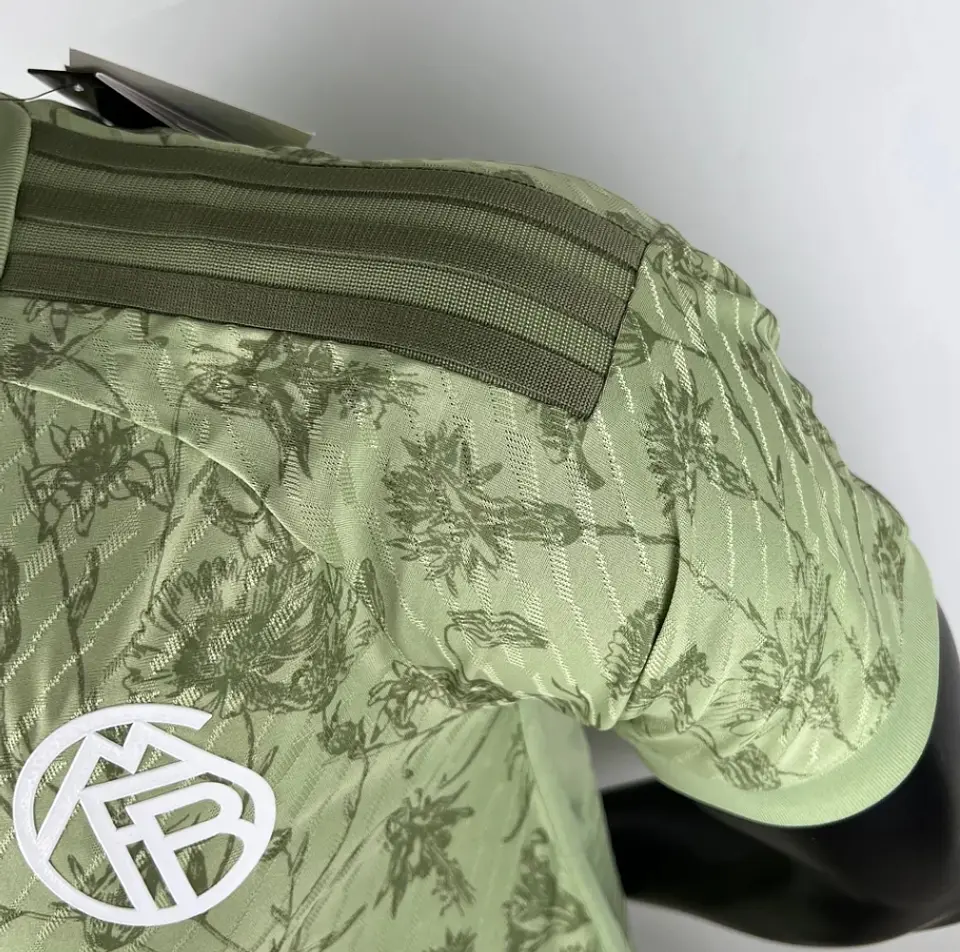 Camisola Bayern Edição Especial Versão Jogador 4