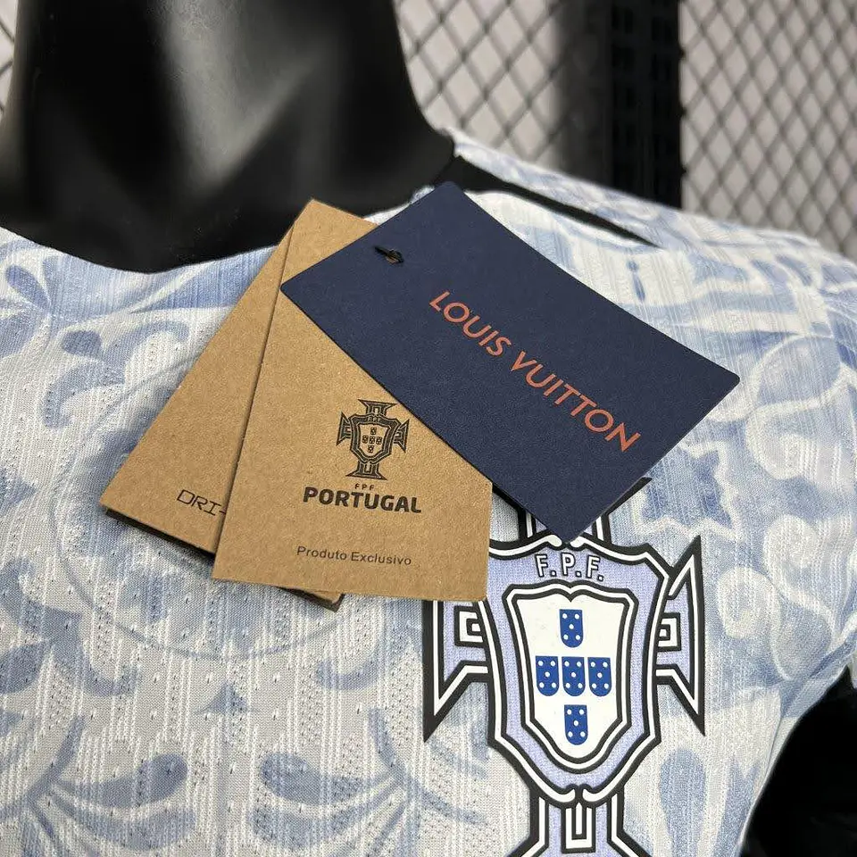 Camisola Portugal Edição Especial Louis Vuitton Versão Jogador 6