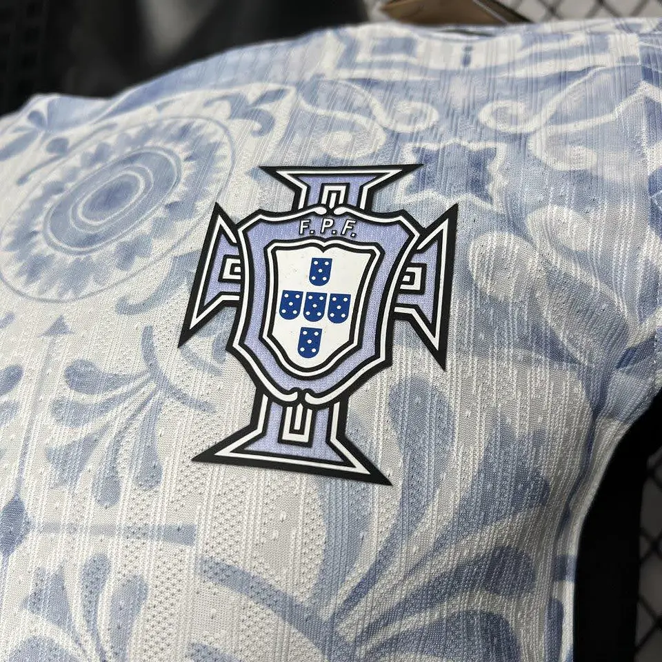 Camisola Portugal Edição Especial Louis Vuitton Versão Jogador 8