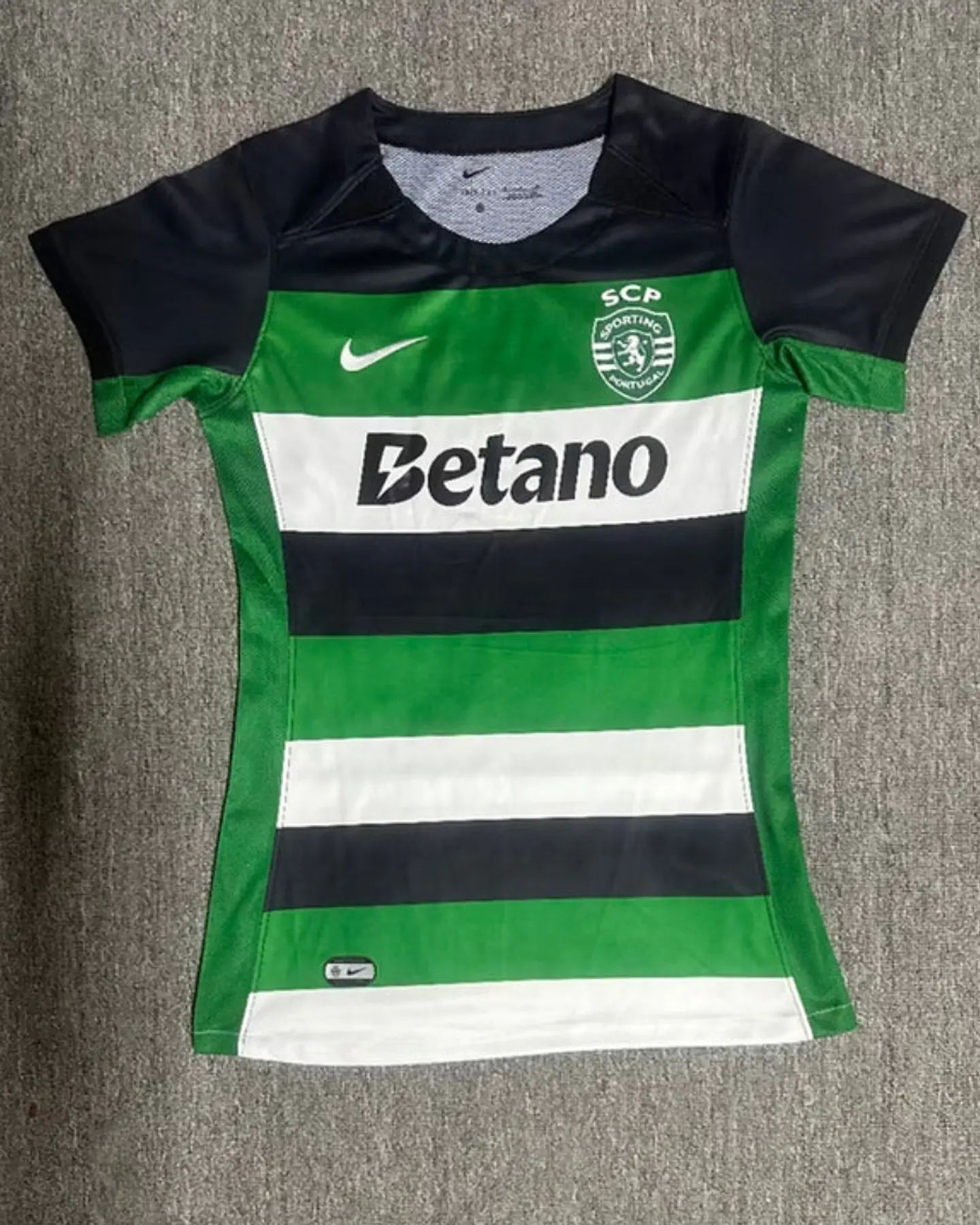 Camisola Sporting CP I 24/25 - Mulher 1