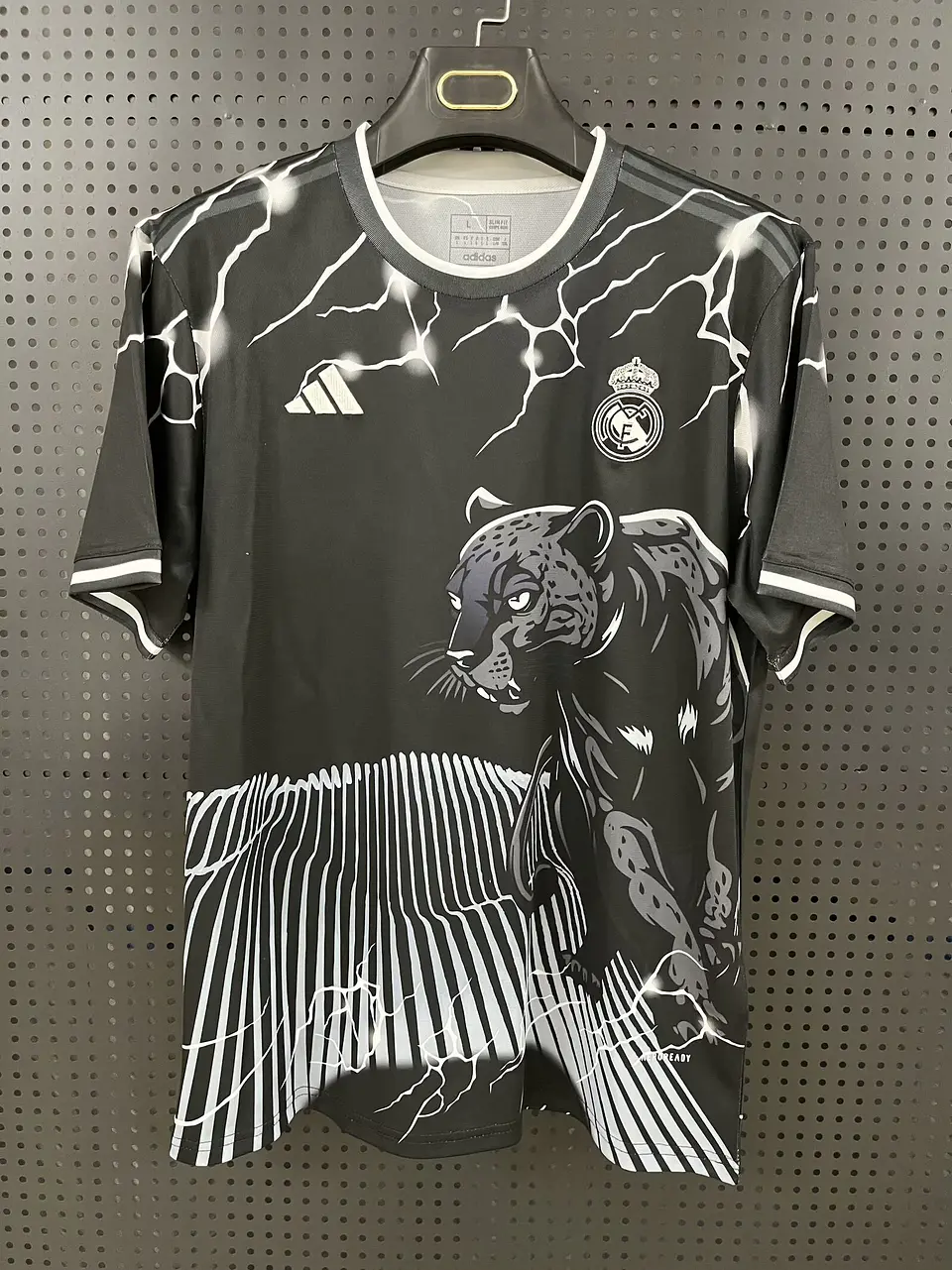 Camisola Real Madrid Edição Especial 1