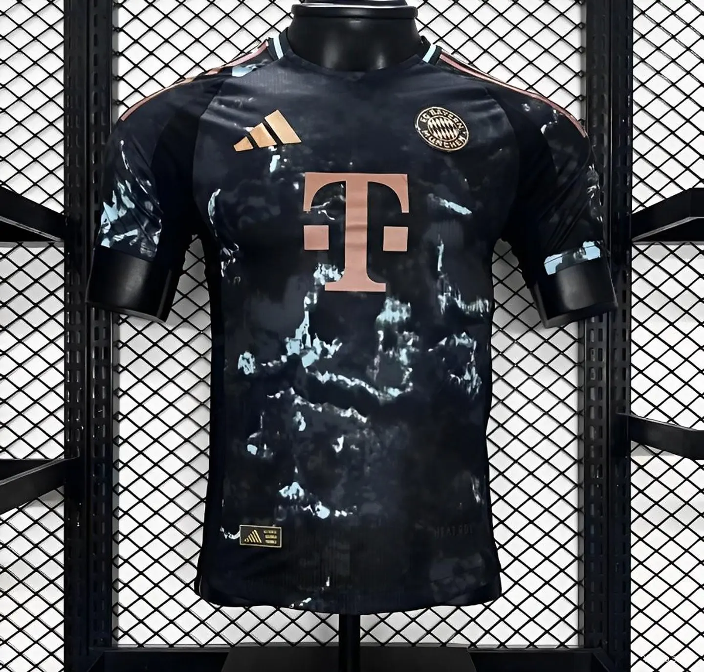 Camisola Bayern II 24/25 Versão Jogador 1