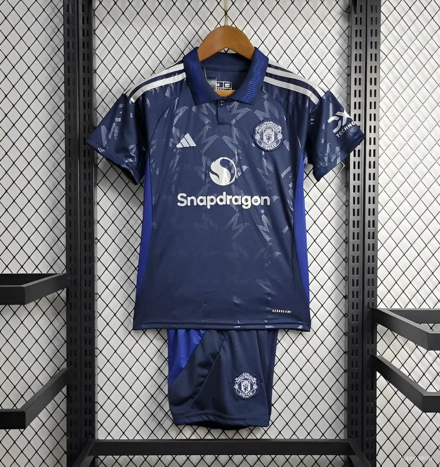 Kit Manchester United II 24/25 1
