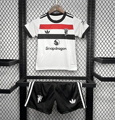 Kit Manchester United III 24/25