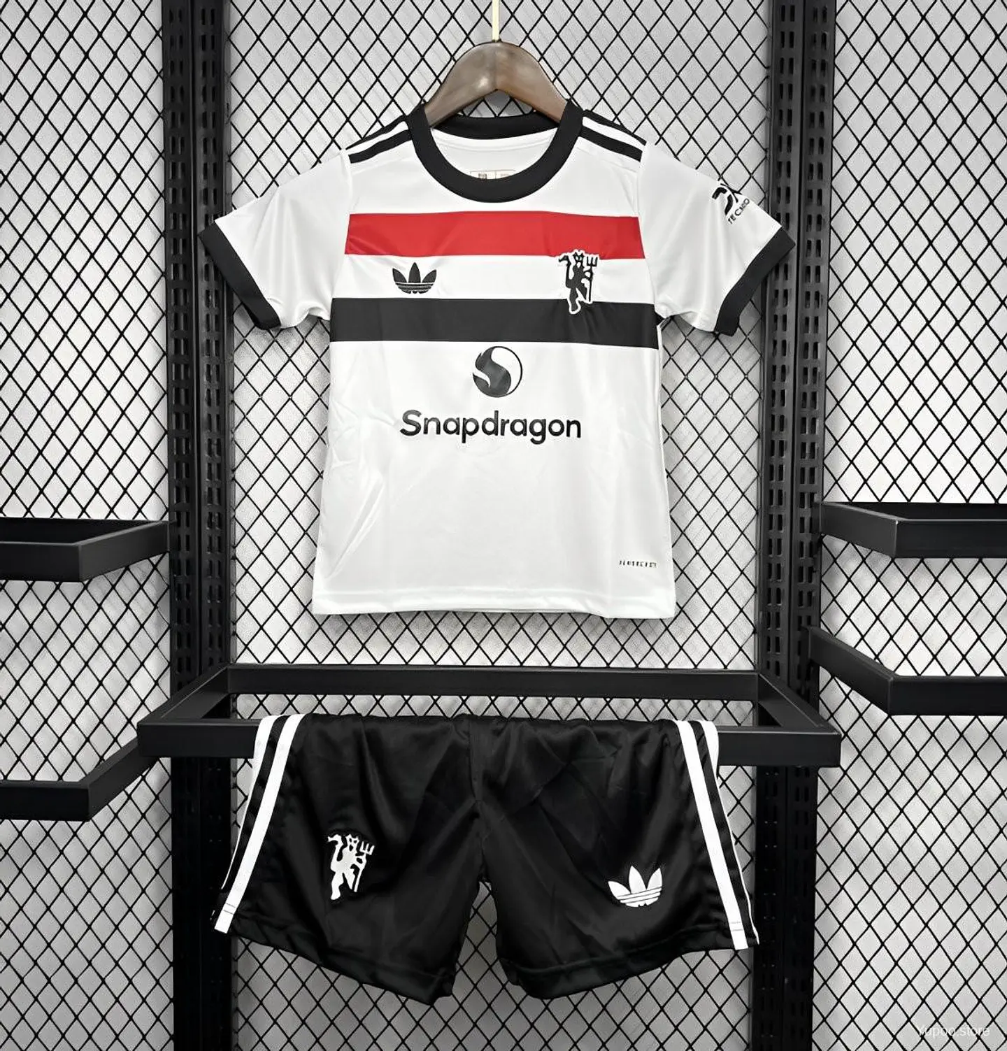 Kit Manchester United III 24/25 1