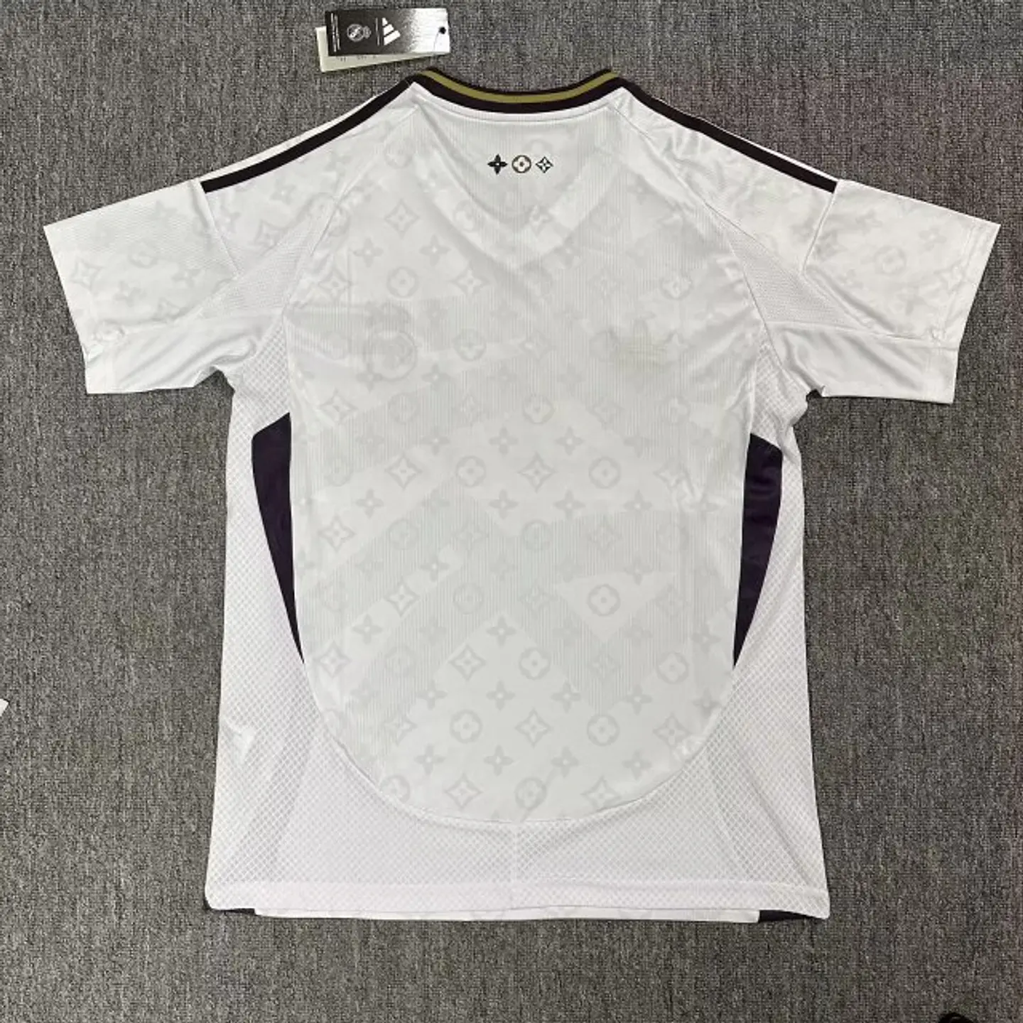 Camisola Real Madrid Edição Especial 2