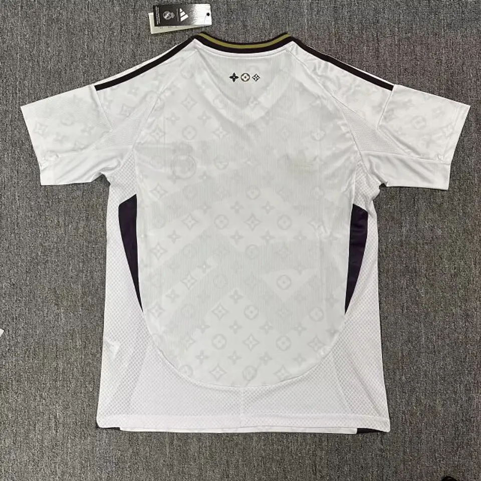 Camisola Real Madrid Edição Especial 2