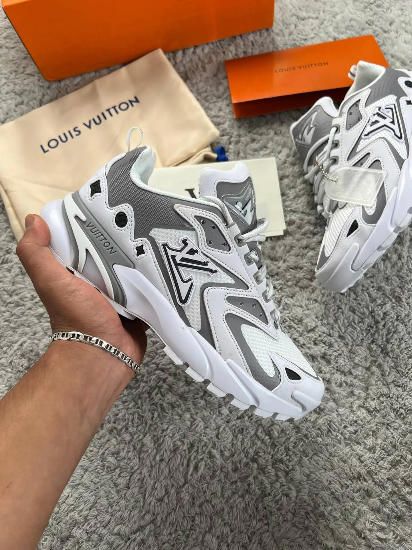Sapatilhas Louis Vuitton  1