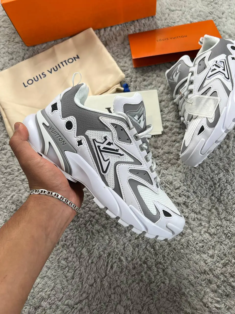 Sapatilhas Louis Vuitton  1