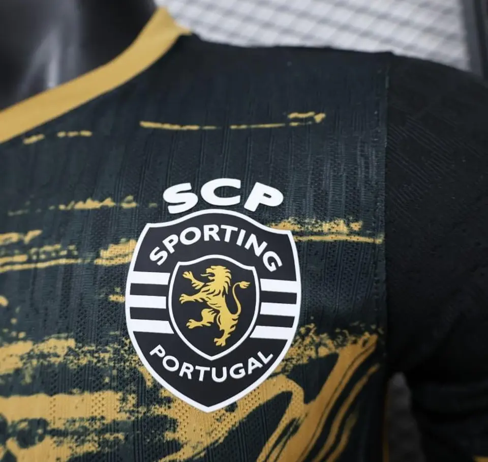 Camisola Sporting CP CR7 24/25 - Versão Jogador 2