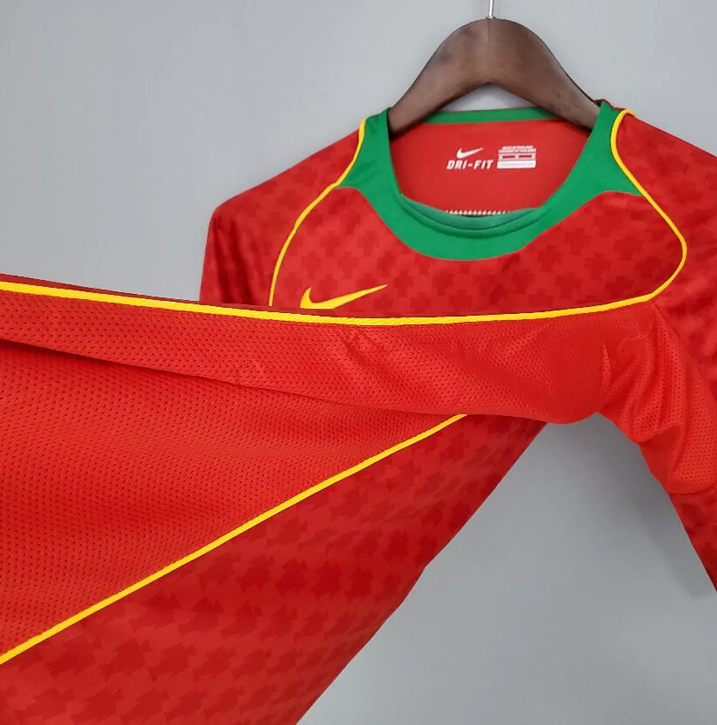 Camisola Portugal I - Euro 2004 - Retro 6