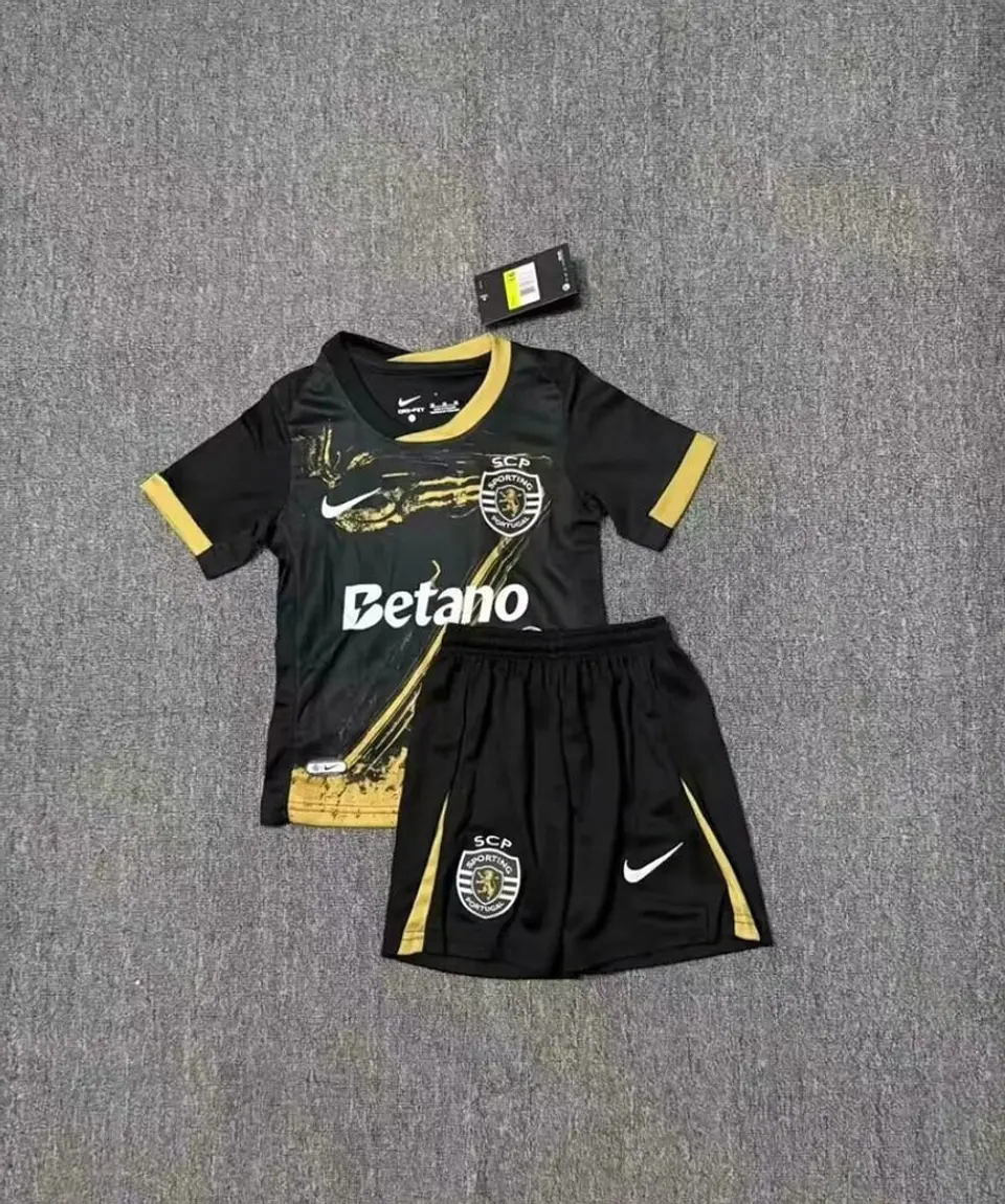 Kit Sporting CP CR7 24/25 1