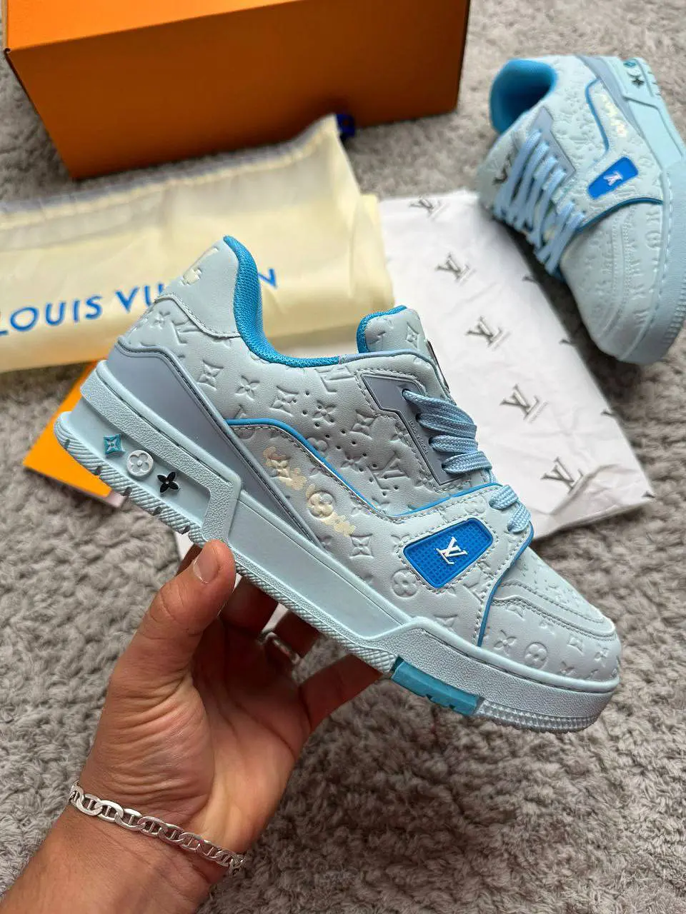 Sapatilhas Louis Vuitton 1