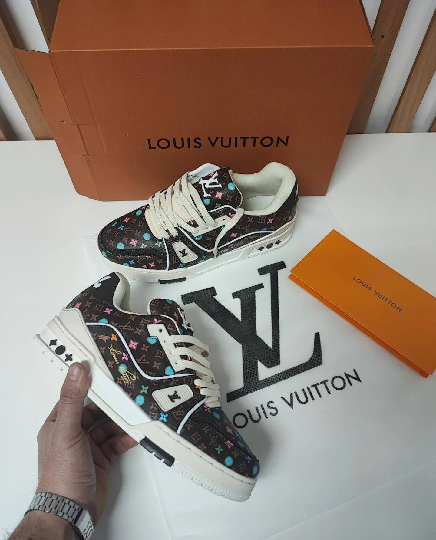 Sapatilhas Louis Vuitton 1