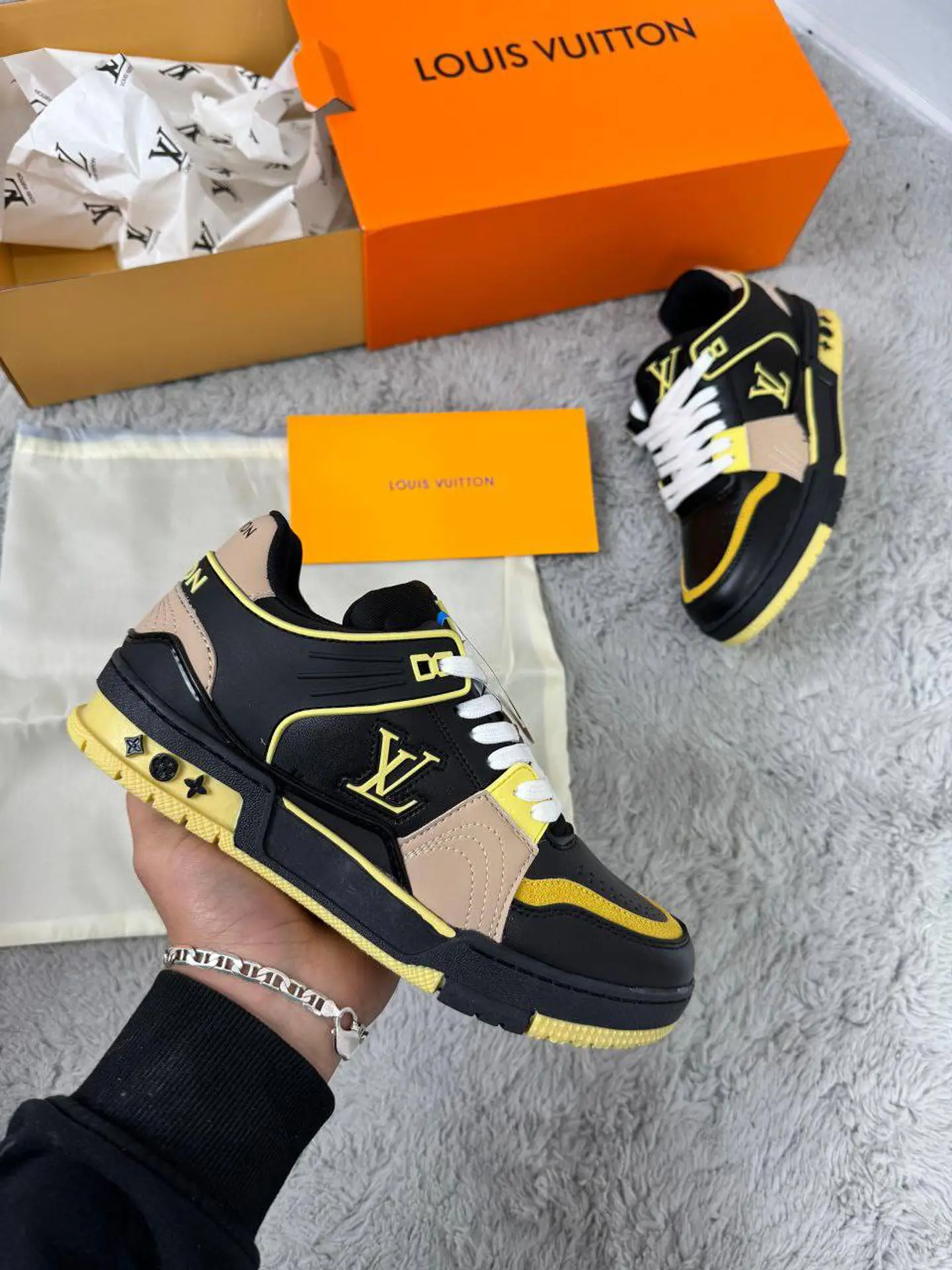 Sapatilhas Louis Vuitton 1