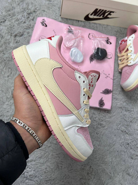 Sapatilhas Nike Air Jordan Travis Scott
