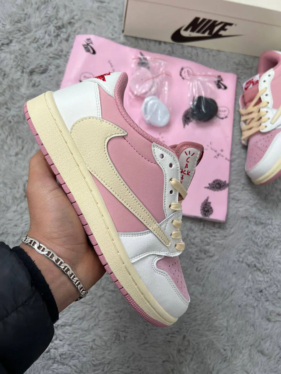Sapatilhas Nike Air Jordan Travis Scott 1
