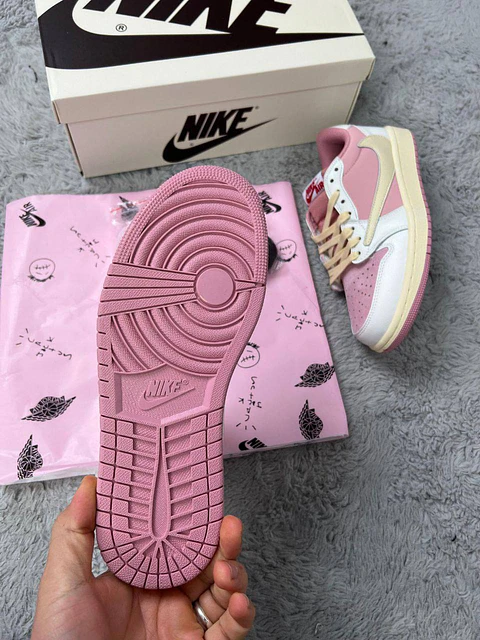 Sapatilhas Nike Air Jordan Travis Scott