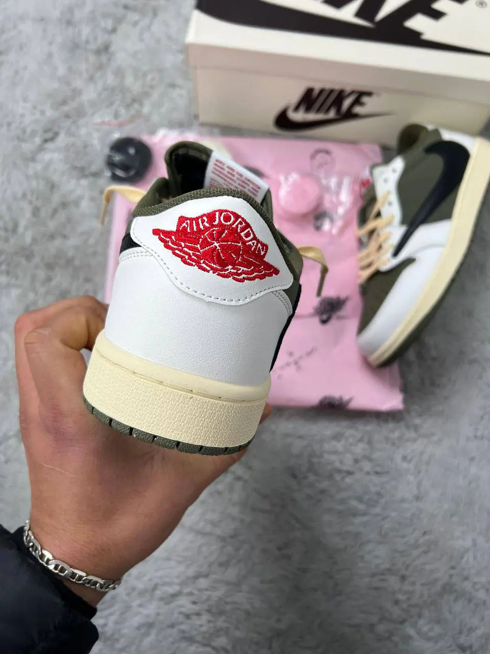 Sapatilhas Nike Air Jordan Travis Scott 2