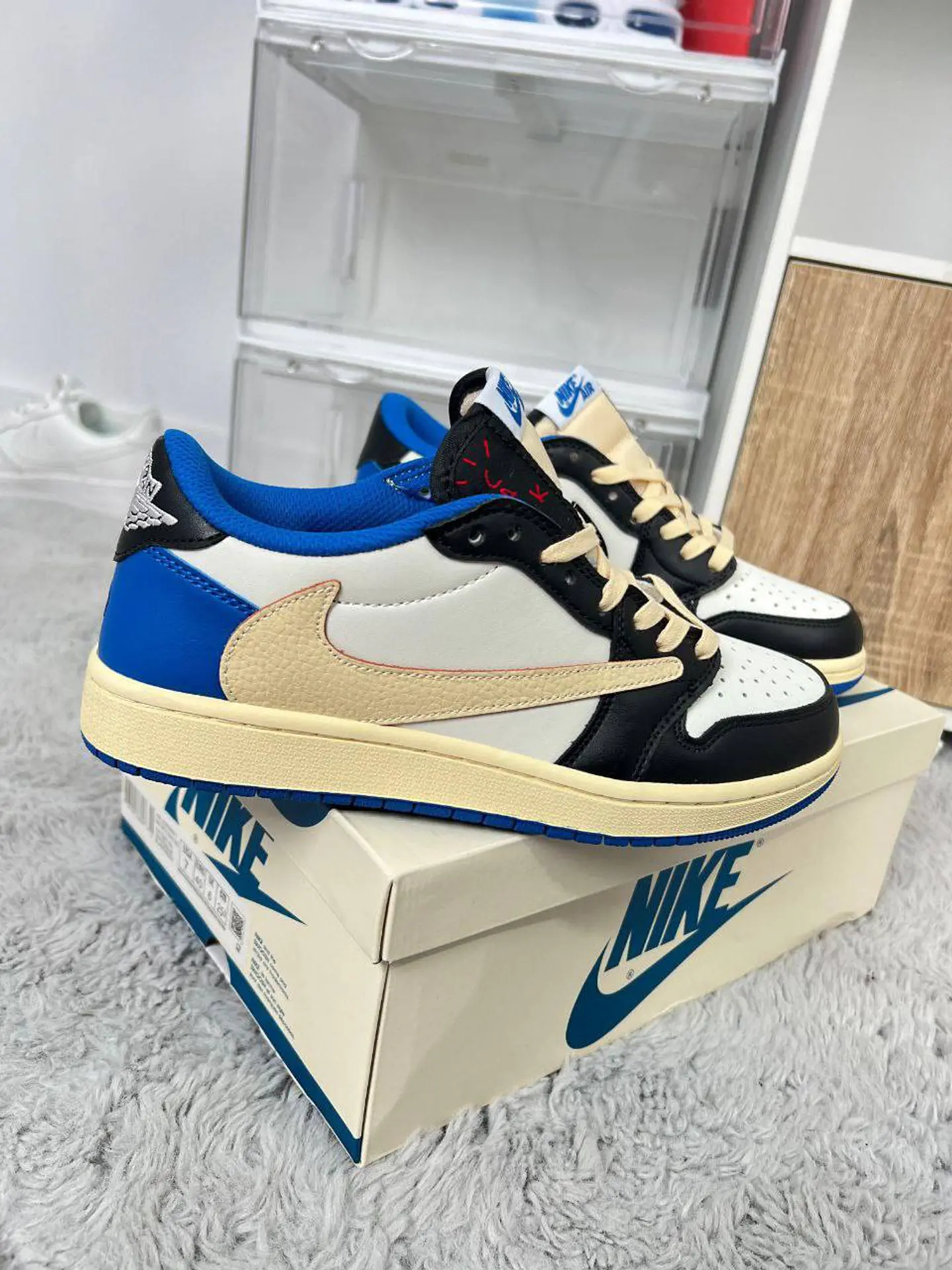Sapatilhas Nike Air Jordan Travis Scott 4