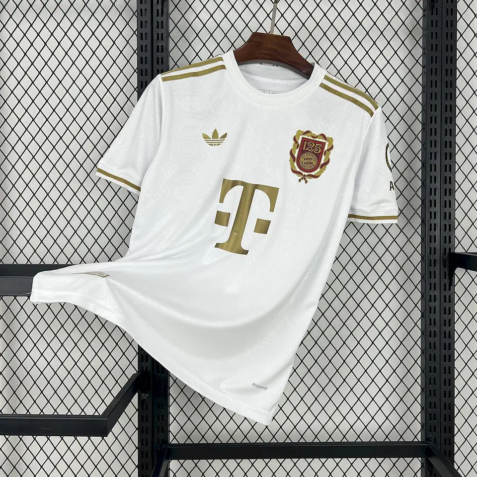 Camisola Bayern Edição Especial 125 anos 1