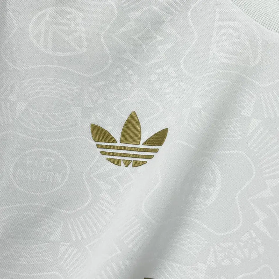 Camisola Bayern Edição Especial 125 anos 3