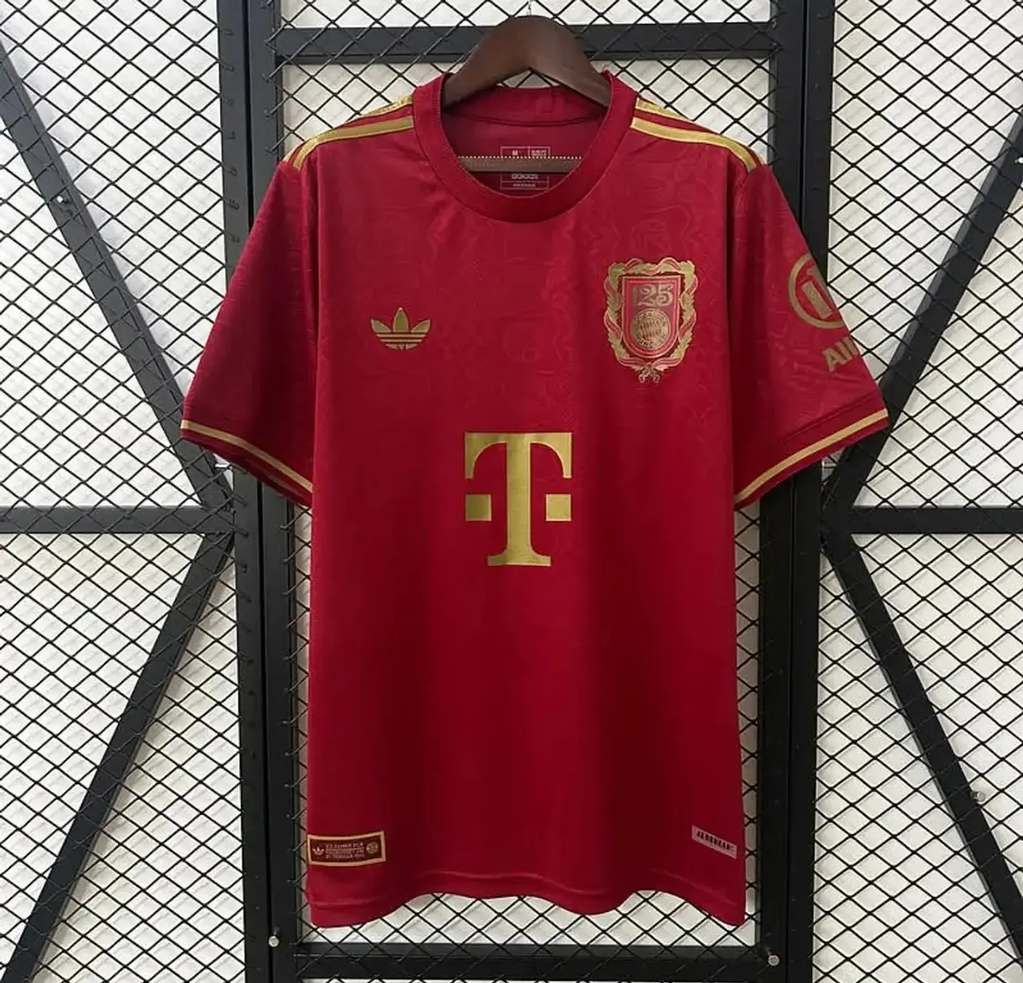 Camisola Bayern Edição Especial 125 anos 1